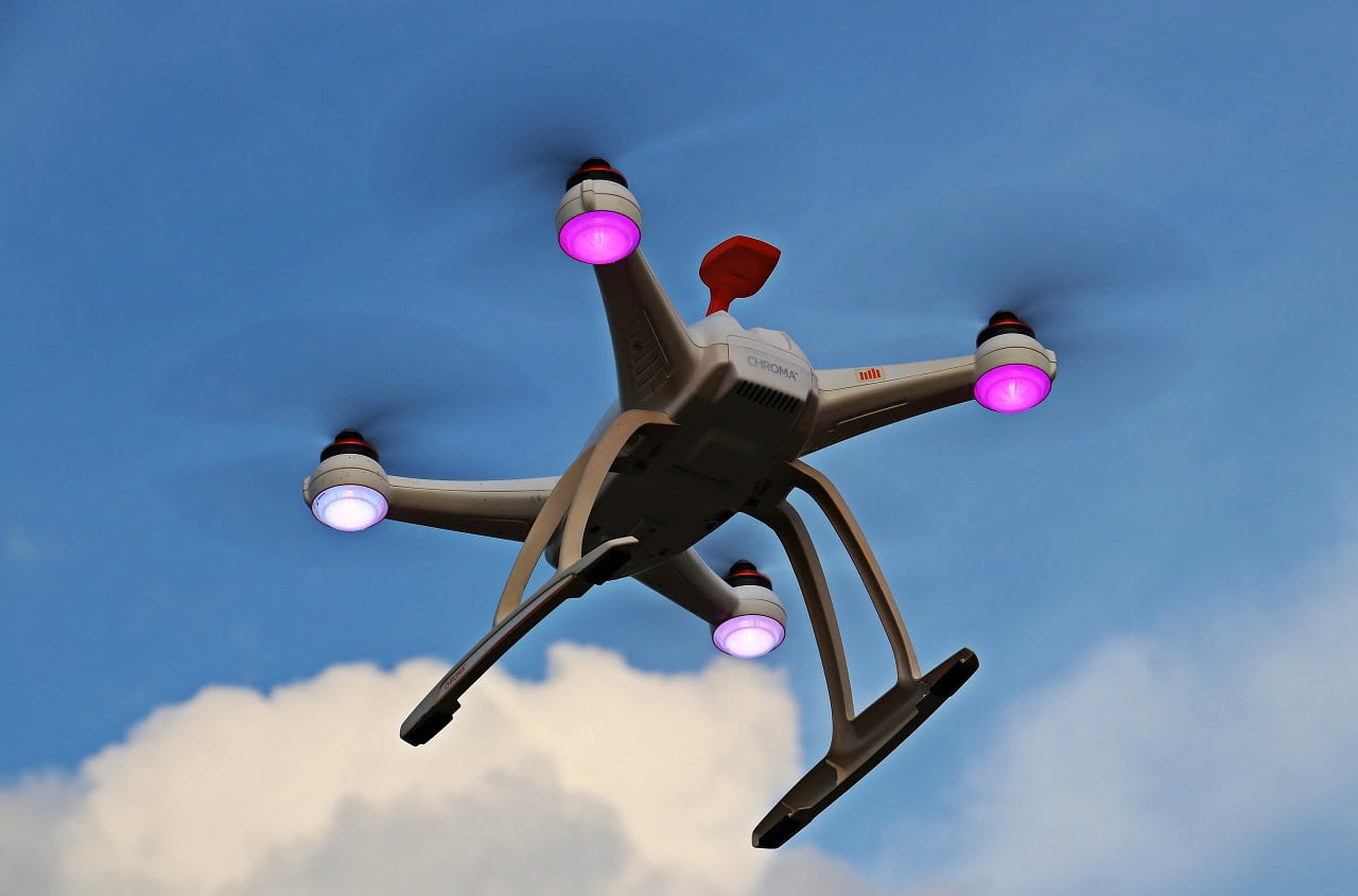 nauka latania dronami