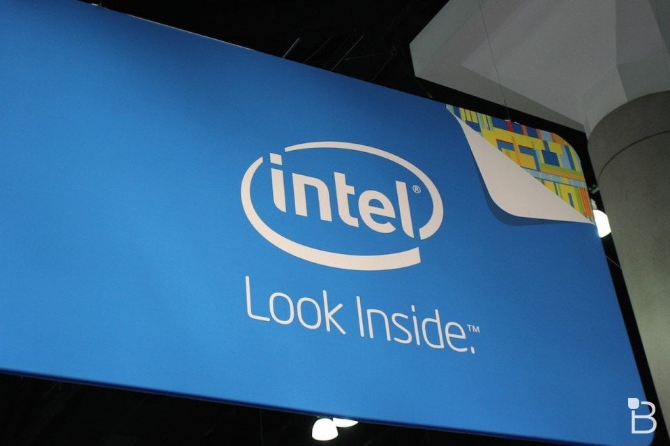Intel sprzedaje dział SSD